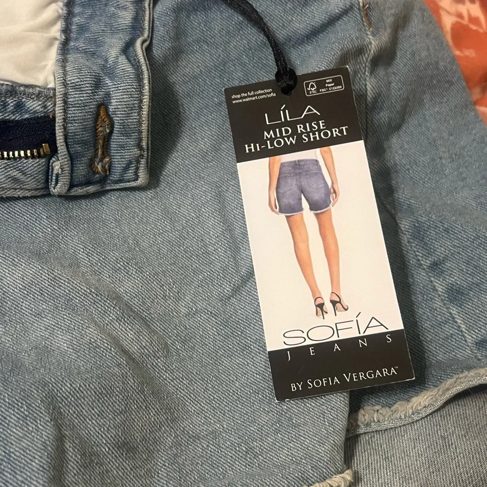 Sofia by Sofia Vergara Light Blue Jean Shorts - Picture 3 of 4